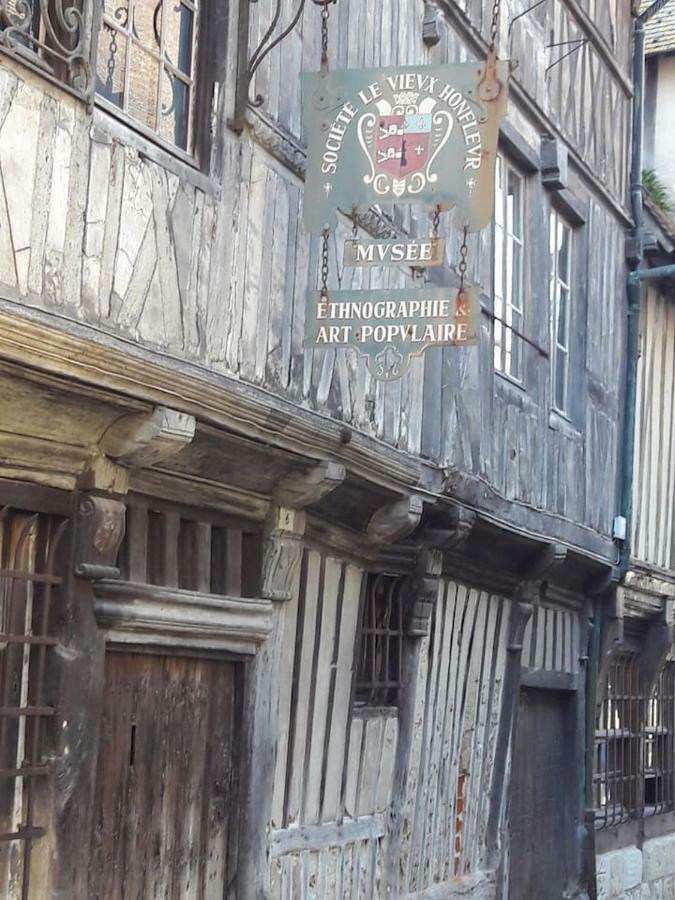 Maison De Idealement Situee A Avec Parking *